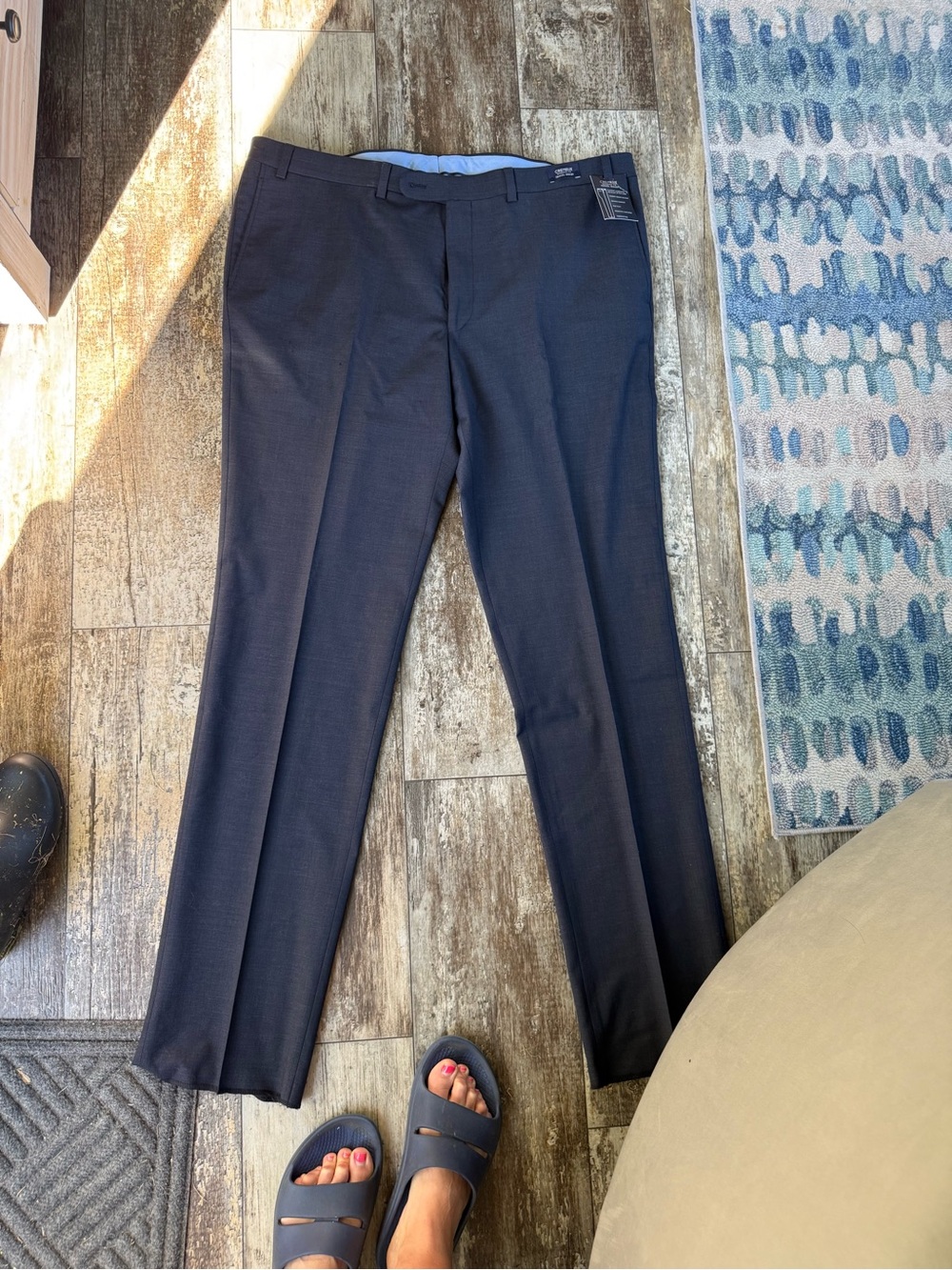 NWT Cremieux modern fit travel smart Flat Front Dress Pants Charcoal Gray